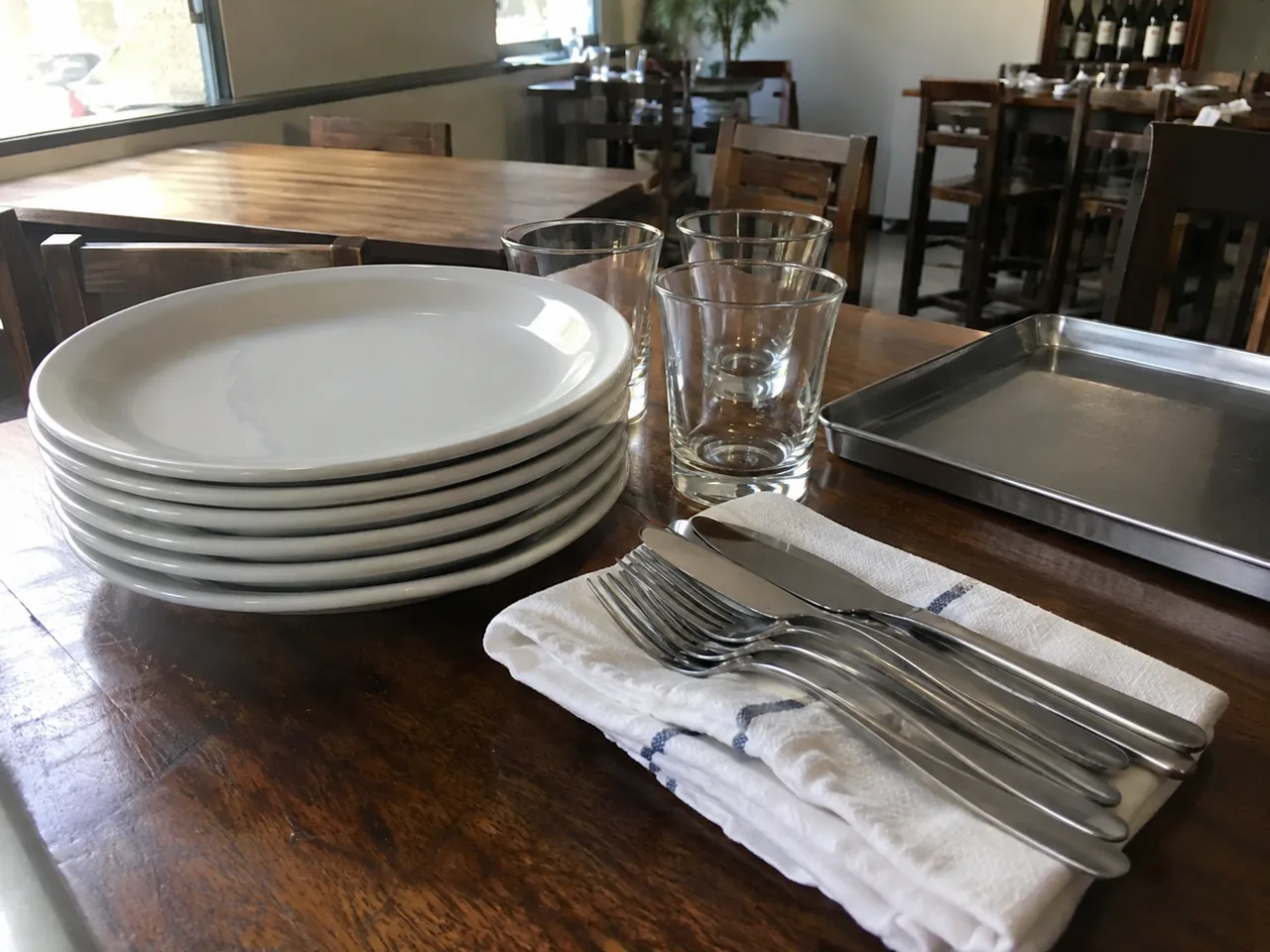 Servicio de mesa · escena creada con IA